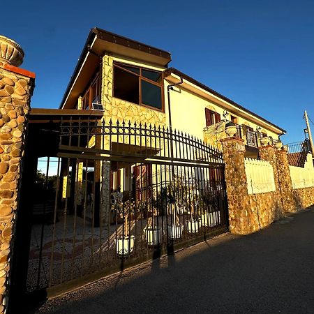 Casa Del Sole Apartment Campofelice Di Roccella Bagian luar foto