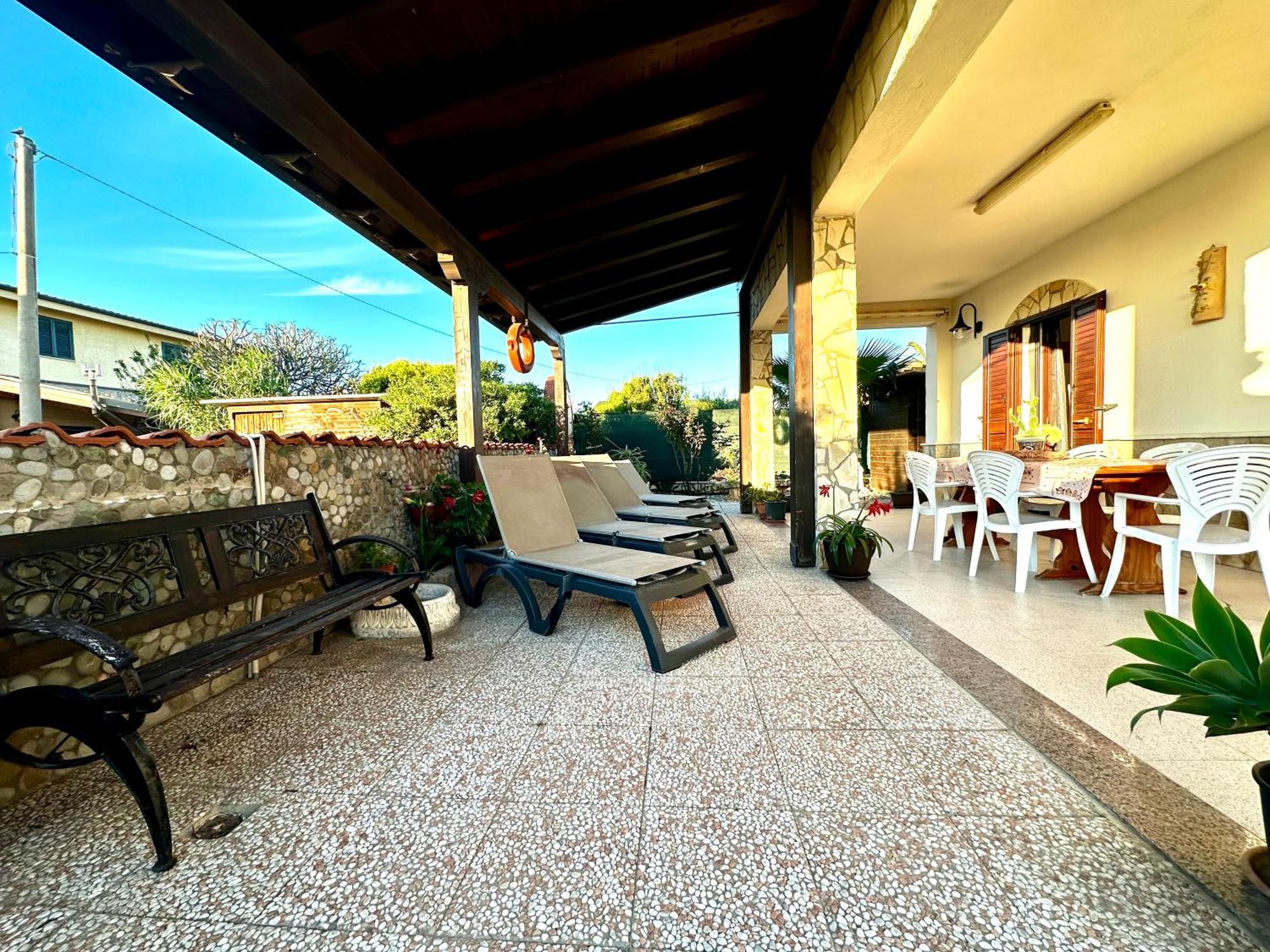 Casa Del Sole Apartment Campofelice Di Roccella Bagian luar foto