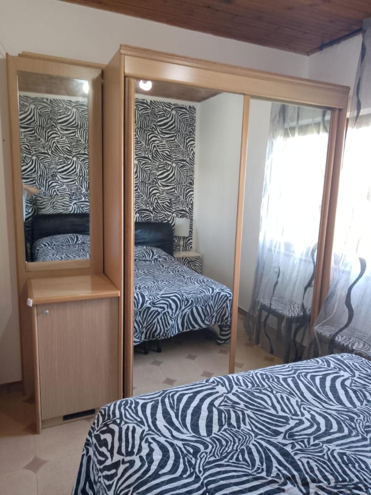 Casa Del Sole Apartment Campofelice Di Roccella Bagian luar foto